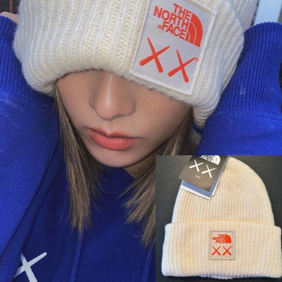 The North Face x KAWS beanie Moonlight Ivory main image 5